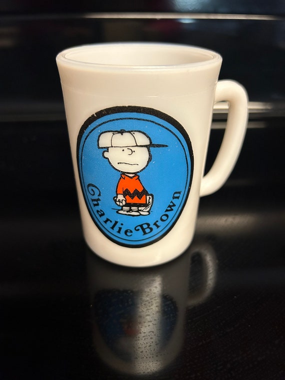 スヌーピー　マグ　エイボン　ビンテージ　ミルクガラス マグカップ　AVON　2コ Vintage 1969 Charlie Brown Avon Peanuts Snoopy Schultz Milk
