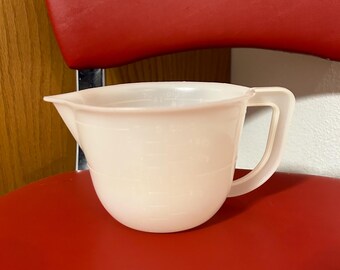 Vintage Lustro Ware Mid Century Plastic Liquid Measuring Cup L-9 2 Cups