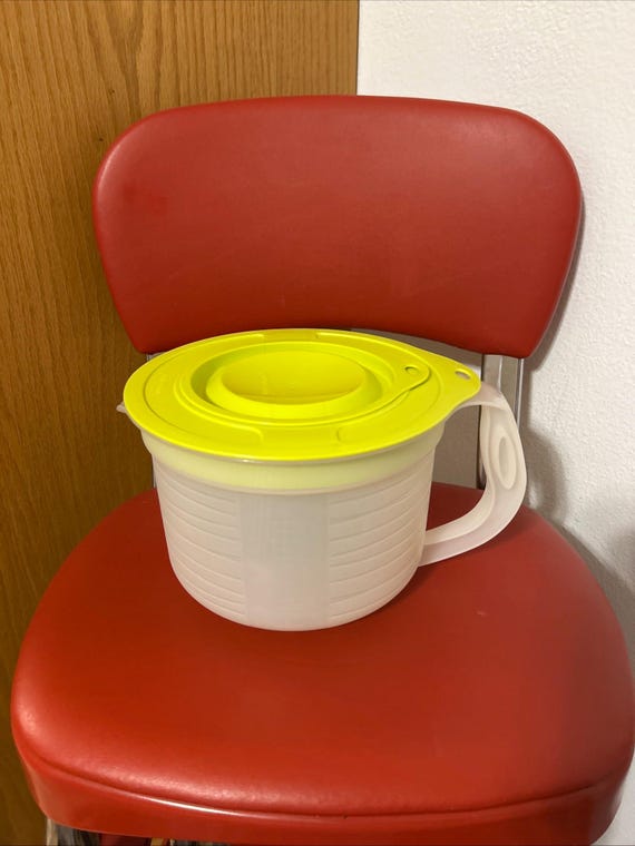 Tupperware MIX N STOR 8 Cup 2 Liter Pitcher Measuring Bowl With