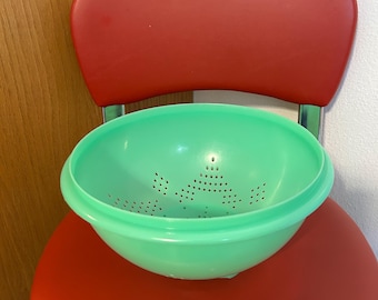 Vintage Tupperware Strainer Bowl Colander 339 Jadeite Green Star Pattern