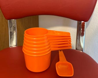 Vintage 1970’s Tupperware Orange Nesting Measuring Cups Complete Set of 6 with a 1 TBSP