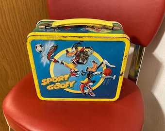 Vintage Walt Disney Aladdin Lunchbox Mickey Mouse Pluto Pooh Disney On Parade Vintage Walt Disney Aladdin Lunchbox Mickey Mouse Pluto Pooh Disney On Parade