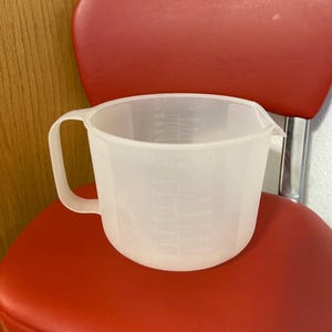 Tupperware 8 Cup  64 oz  2000ml Measuring Cup, Mix n Stor 8 Cup Tupperware