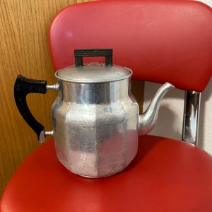 Vintage Meteor Manning Bowman Quality 10793 Stovetop percolator made in USA