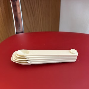 Vintage Nesting Stacking Measuring Spoon Set of 5, Vintage Measuring Spoons