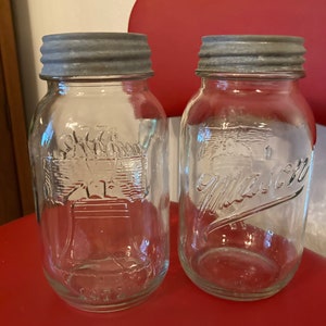 One Vintage Anchor Hocking Clear Glass 1976 Bicentennial Mason Jar with Liberty Bell and Ball Zinc Lid,  1776-1976