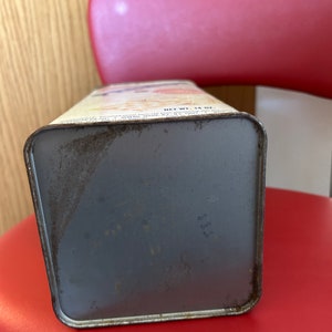 Vintage Nabisco 1969 Premium Saltine Cracker Metal Container Box Tin 14 Oz, Vintage Cracker Tin image 5