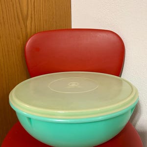Vintage Tupperware Jadeite Green Bowl 274 Sheer Lid Tupper