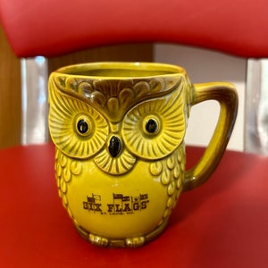 Vtg Six Flags Souvenir Owl Coffee Cup Mug St Louis MO Amusement Park Avocado Green Retro