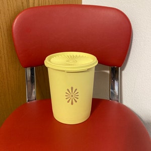 Vintage TUPPERWARE Starburst Yellow Servalier Canister 811 with 812 Lid, 5 cup Tupperware canister, Tupperware 811