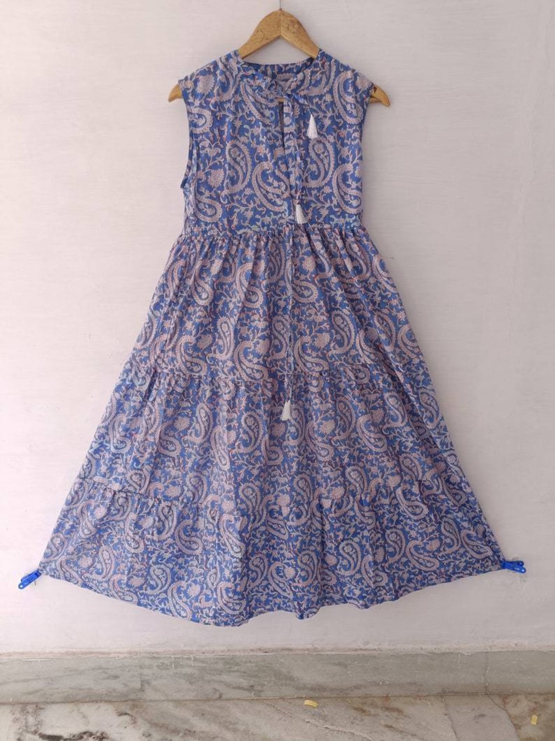 floral embroidered maxi dress Arabella Tulle Size:S  جاهز للاستلام Vintage Top-Muster What is the Tradition