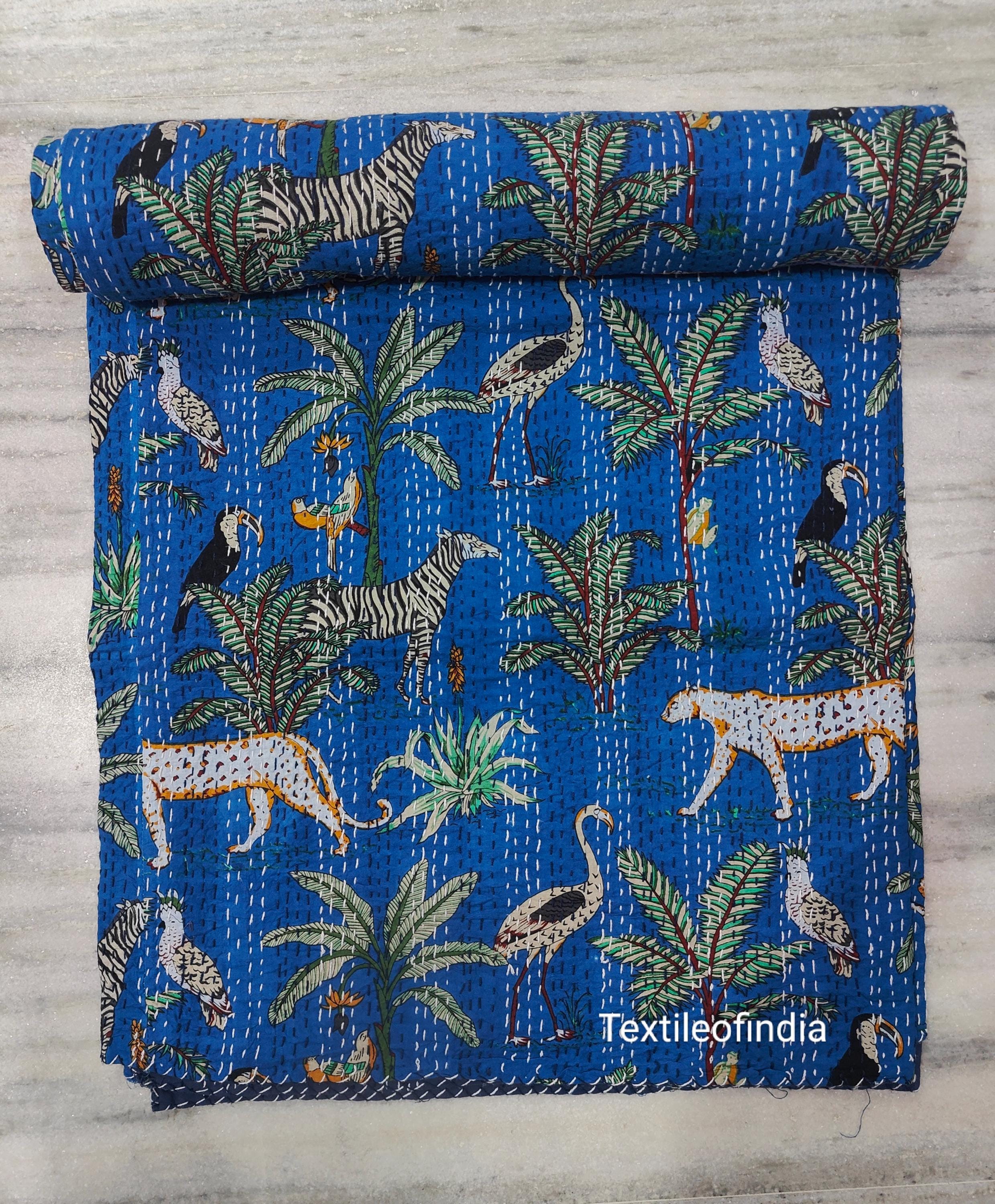 Copriletto Kantha indaco di lusso, trapunta floreale realizzata a mano, biancheria da letto fatta a mano, coperta Kantha blu indaco, coperta Kantha vintage, arredamento trapuntato boho - Italia