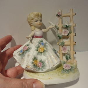 L&#39;Amour China Hand Painted Girl and Rose Trellis Figurine,Collectible L&#39;Amour China Figurine,Vintage L&#39;Amour China Hand Painted Figurine