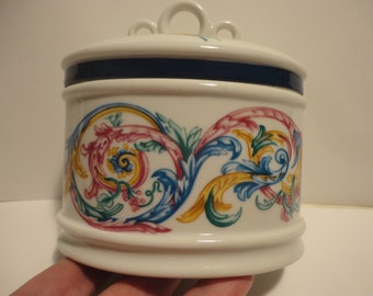 BLUE ELEPHANT WEDGEWOOD trinket box,vintage porcelain jewelry box with top,1992 gilt edge,appears unused,flowers,vines,white,pink,green,blue