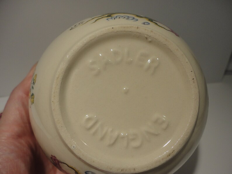Sadler Porcelain Floral Ginger Jar,Collectible Floral Sadler Ginger Jar,Vintage Sadler Porcelain Floral Ginger Jar,vintage floral ginger jar