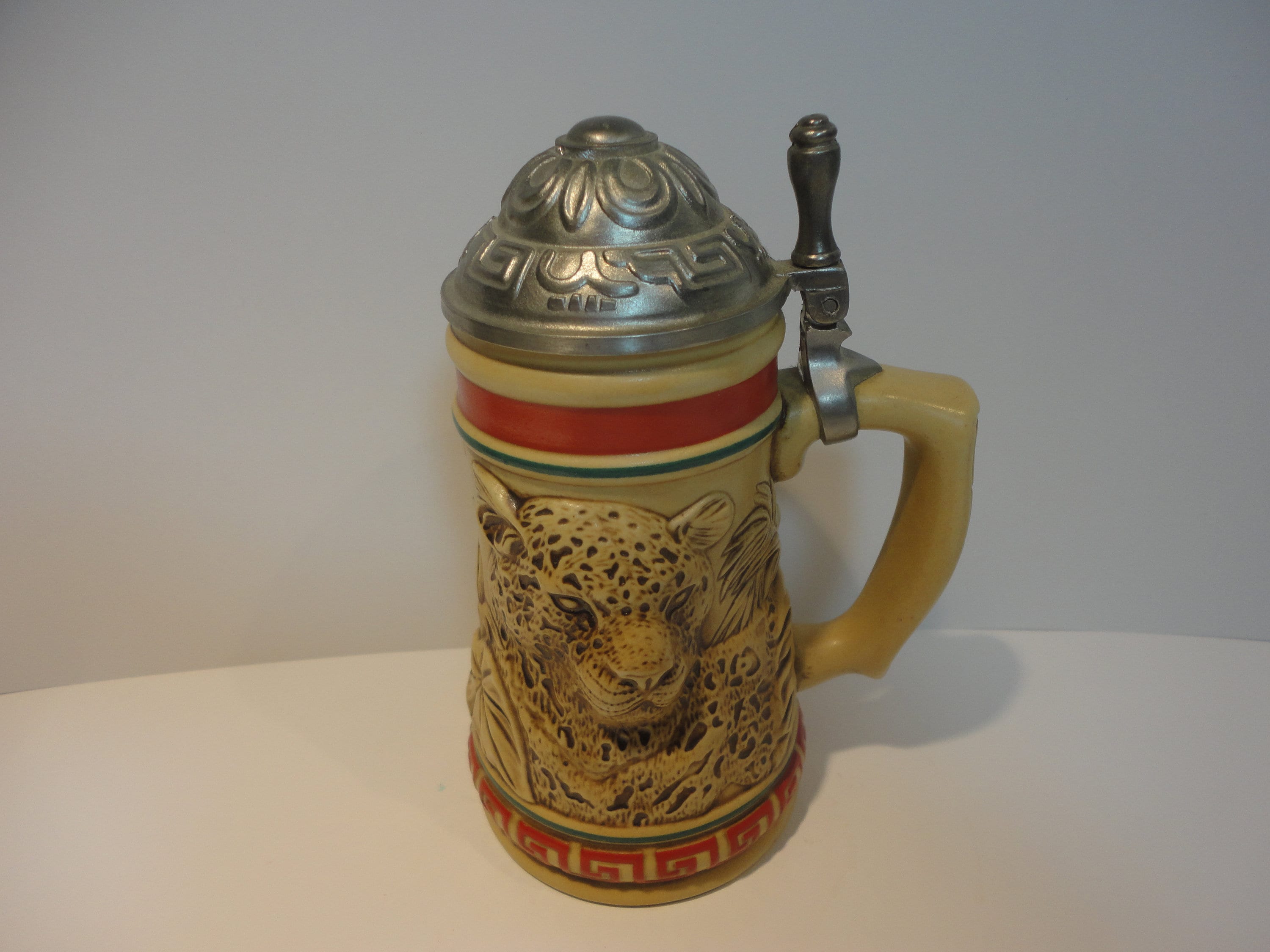 Avon Endangered Species:Jaguar stein,Collectible Avon Jaguar Stein,Vintage Avon Endangered Species Jaguar Stein,Vintage Jaguar stein