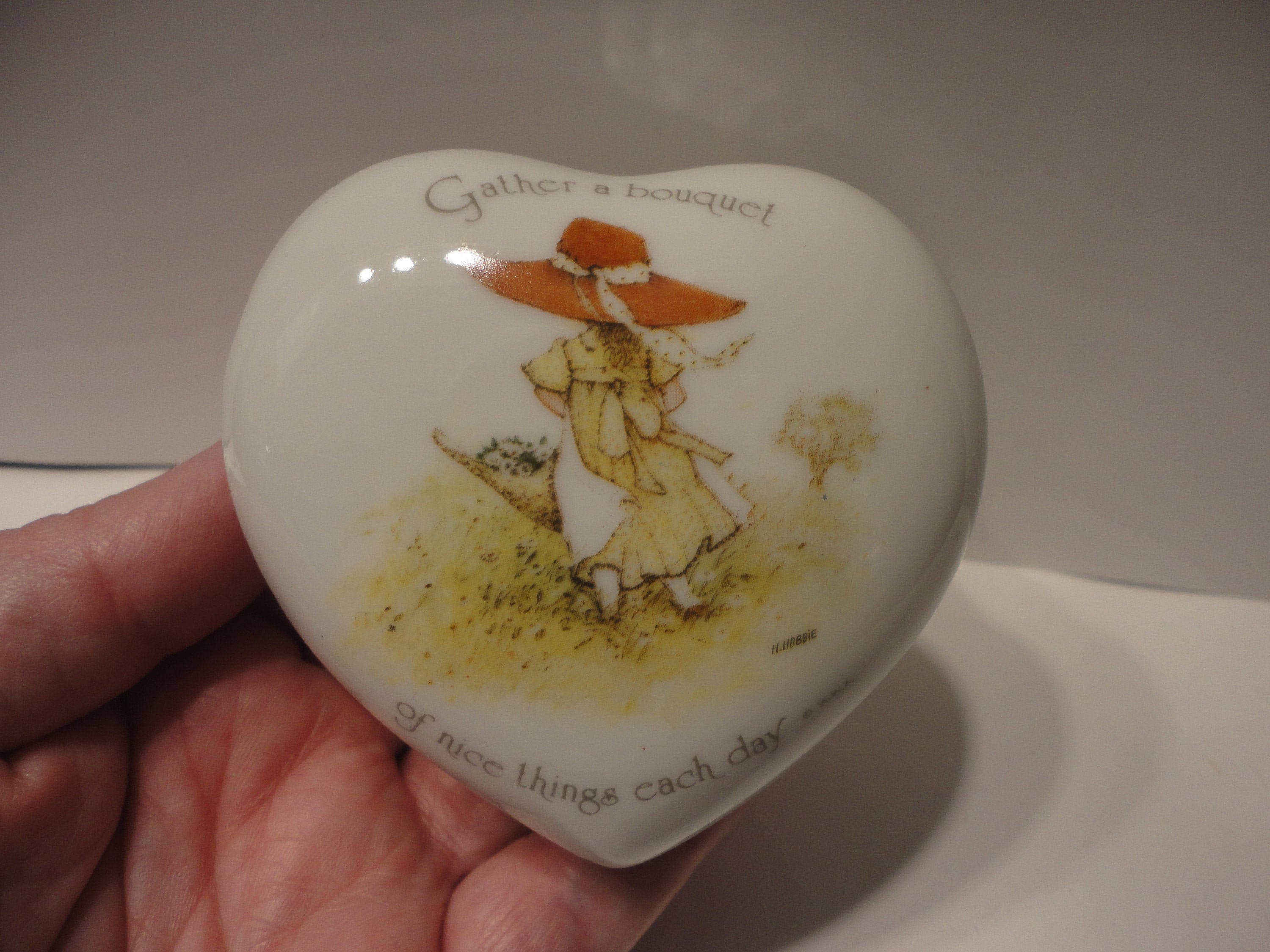 Holly Hobbie Designers' Collection Porcelain Heart Trinket