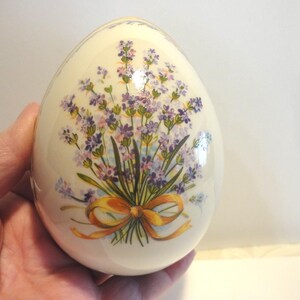 Sadler Porcelain Egg Floral Trinket Box,Collectible Sadler Lavender Trinket Box,Vintage Sadler Porcelain Egg Trinket Box made in England