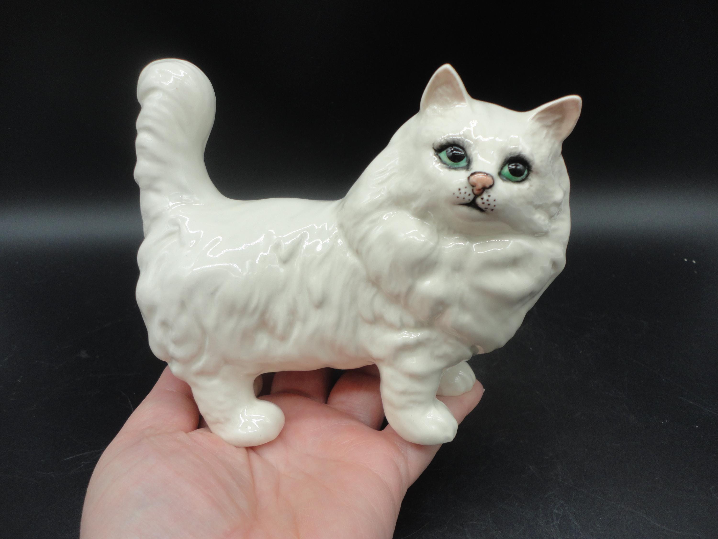Beswick White Persian Cat Figurine Made in England,collectible