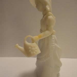 Avon Mary Mary perfume bottle and sweet Avon Mary Mary perfume bottle and sweet