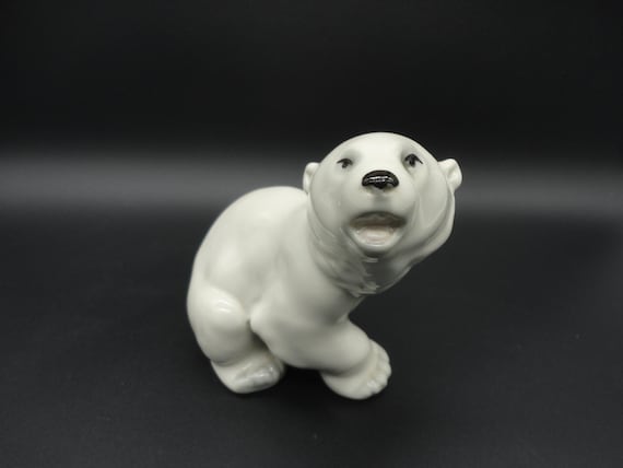 Lomonosov Porcelain USSR ホッキョクグマの置物 Vintage Lomonosov Porcelain Polar Bear, USSR Collectible Figurine