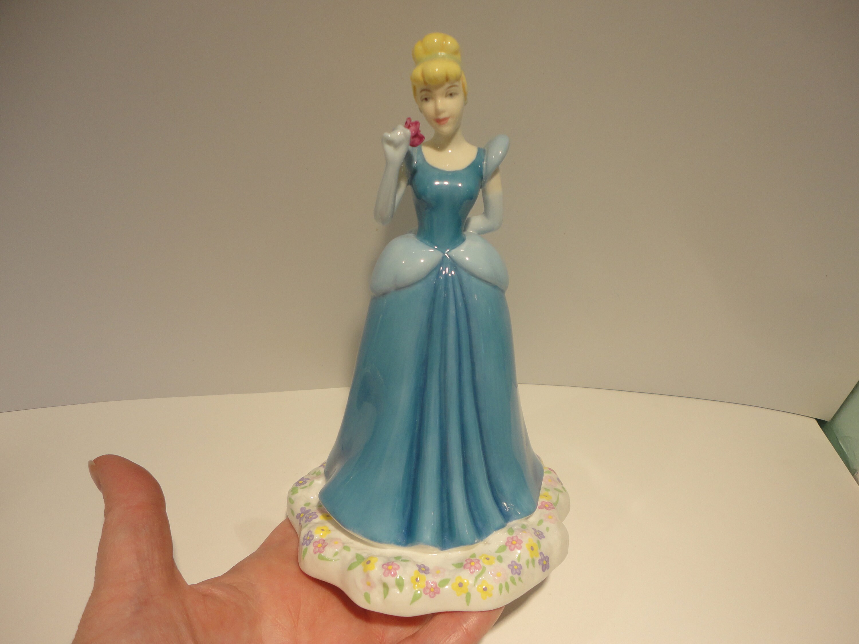 royal doulton cinderella off to the ball