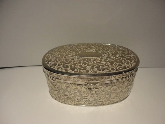 Silver Plated Oval Trinket/jewelry Box Made in Hong Kong