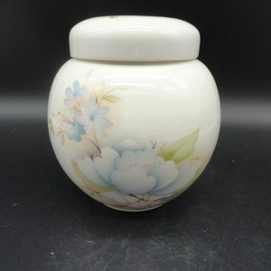 Sadler Floral Ginger Jar made in England,Collectible Sadler Floral Ginger Jar made in England,Vintage Sadler Blue and Pink Floral Ginger Jar