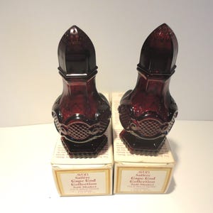Salières Avon en verre rouge, collection Cape Cod, salière Avon de collection, salière vintage Avon Cape Cod en verre rouge