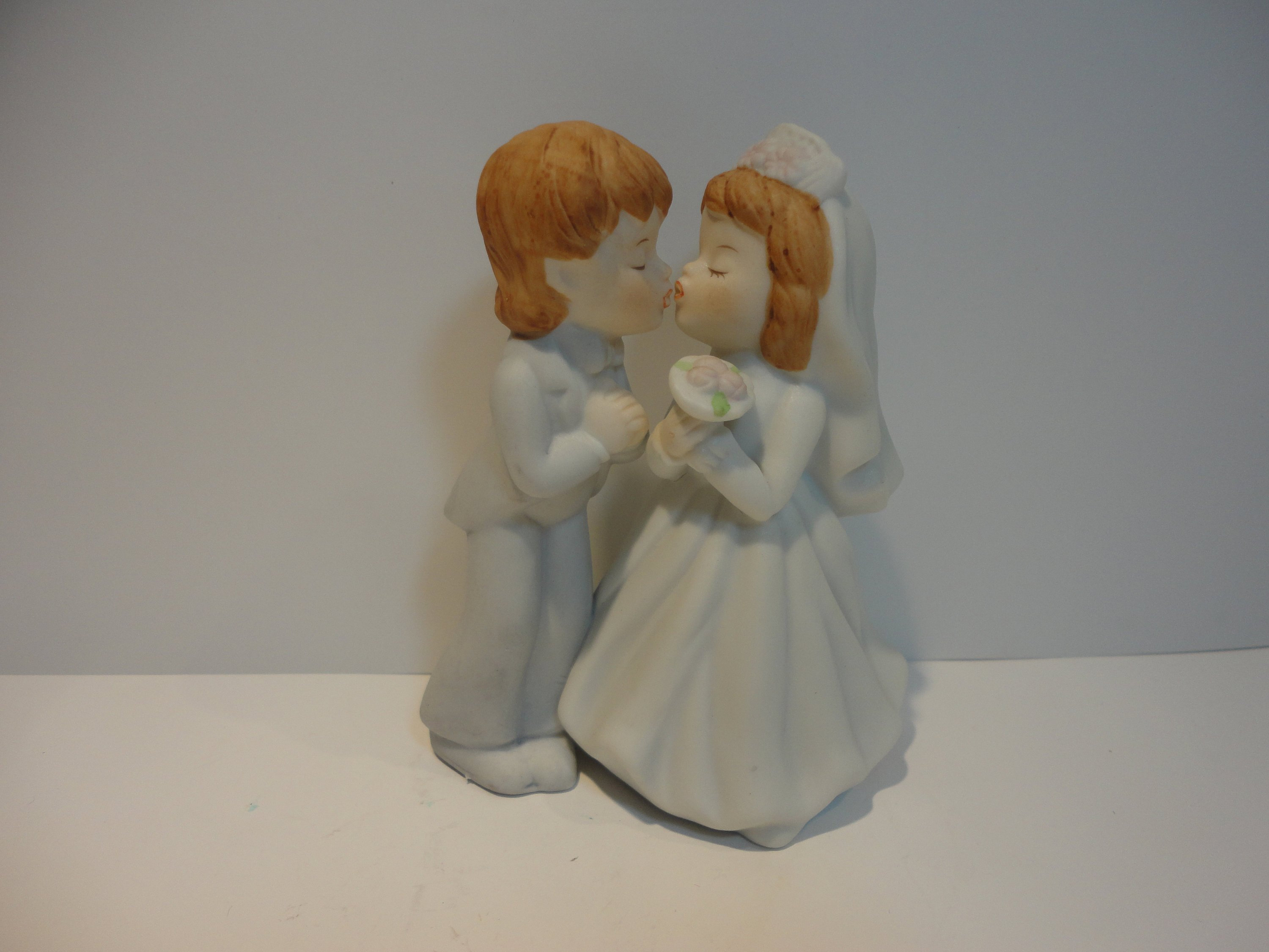 Lefton China Bride and Groom figurine,Collectible Lefton China figurine, Vintage Lefton China Bride and Groom figurine,Bride and Groom