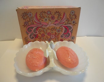 Jabonera Avon Lovebirds y 2 jabones perfumados de anfitriona, Jabonera y jabones coleccionables Avon Lovebirds, Jabonera vintage Avon Lovebirds
