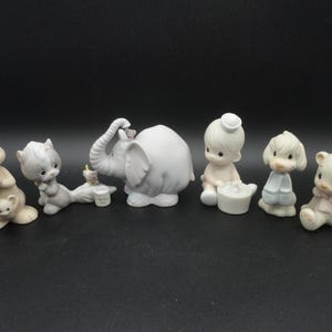 Figura de porcelana Precious Moments, Hola Mundo, Alegra el día de alguien, Lluvia de bendiciones, Estaría hundido sin ti, Perro, Oso de peluche