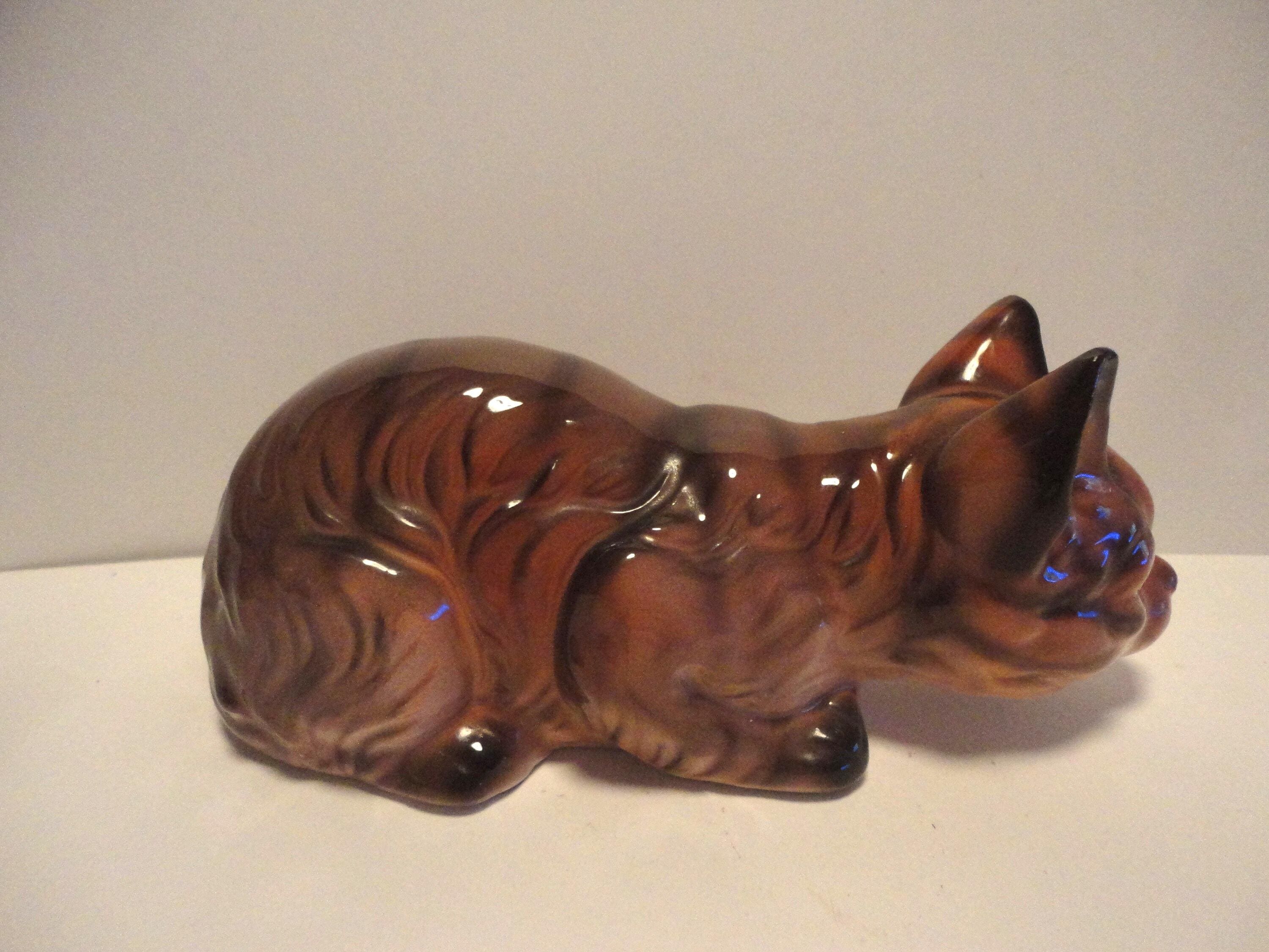 台湾製ボーンチャイナの猫の置物、コレクター向けボーンチャイナの猫の