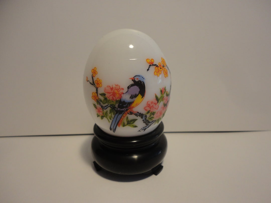 Avon Oriental Pheasant Egg on Pedestal Perfume Bottle With Cologne