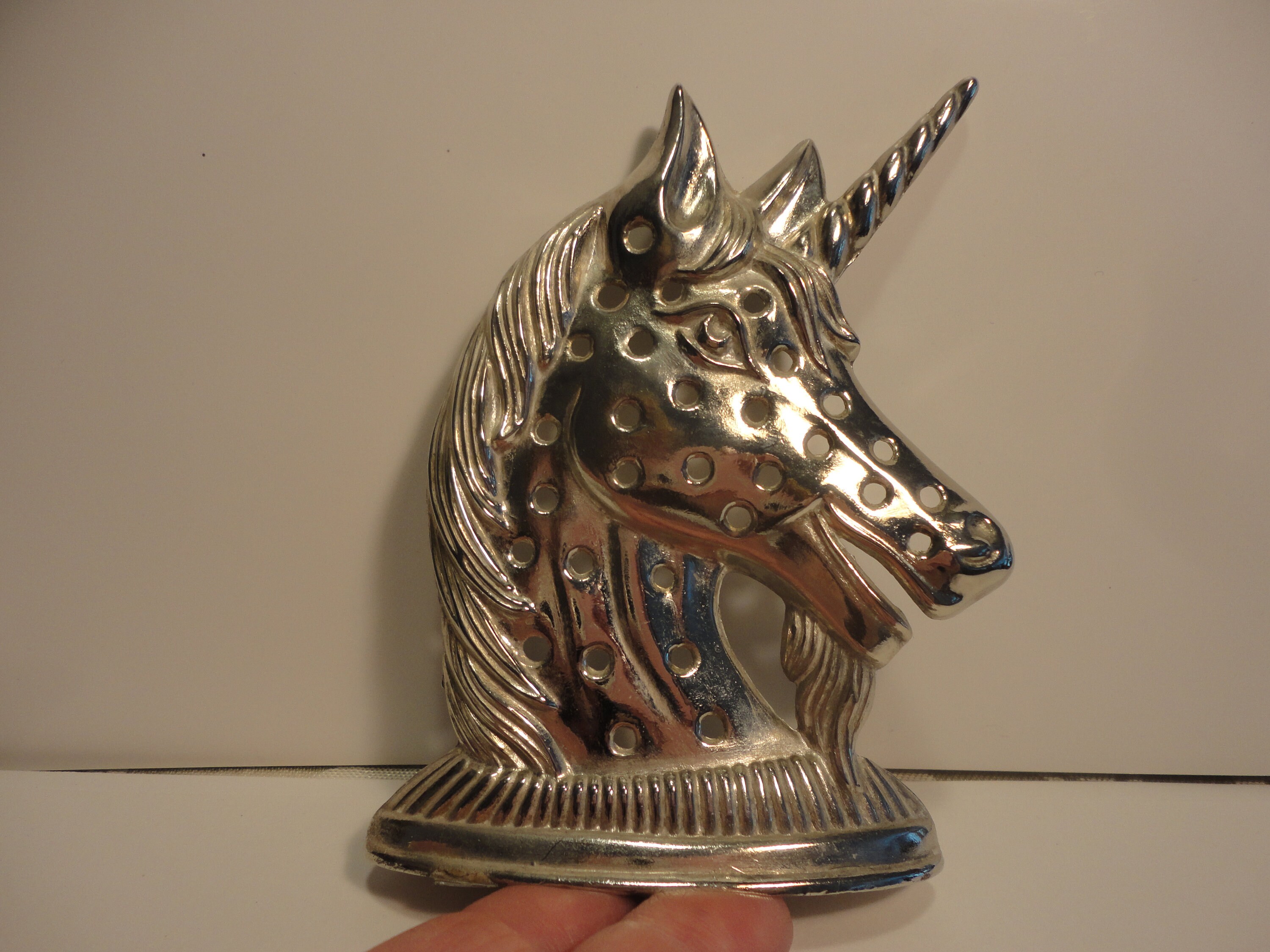 Unicorn earring shop stand