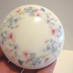 Wedgwood Bone China Round Floral Trinket Box,Collectible Wedgwood Trinket Box,Vintage Wedgwood Bone China Floral Trinket Box