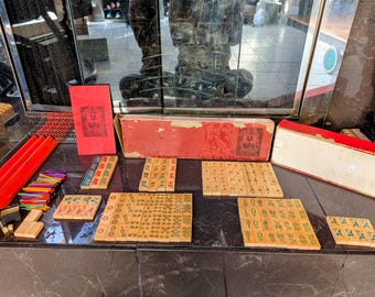 Juego de Mahjong Vintage: Fichas de madera, atriles, dados, Fulton Specialty USA