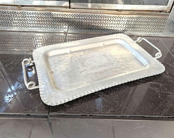 Vintage gehämmertes Aluminiumtablett - Floral geätztes Serviertablett