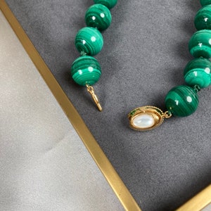 Luxe Natuurlijke Groene Malachite stenen ketting met vergulde Vermeil Sterling Silver Clasp Malachite ketting afbeelding 6