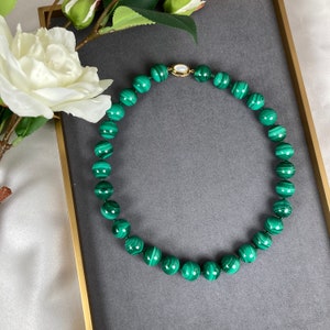 Luxe Natuurlijke Groene Malachite stenen ketting met vergulde Vermeil Sterling Silver Clasp Malachite ketting afbeelding 3