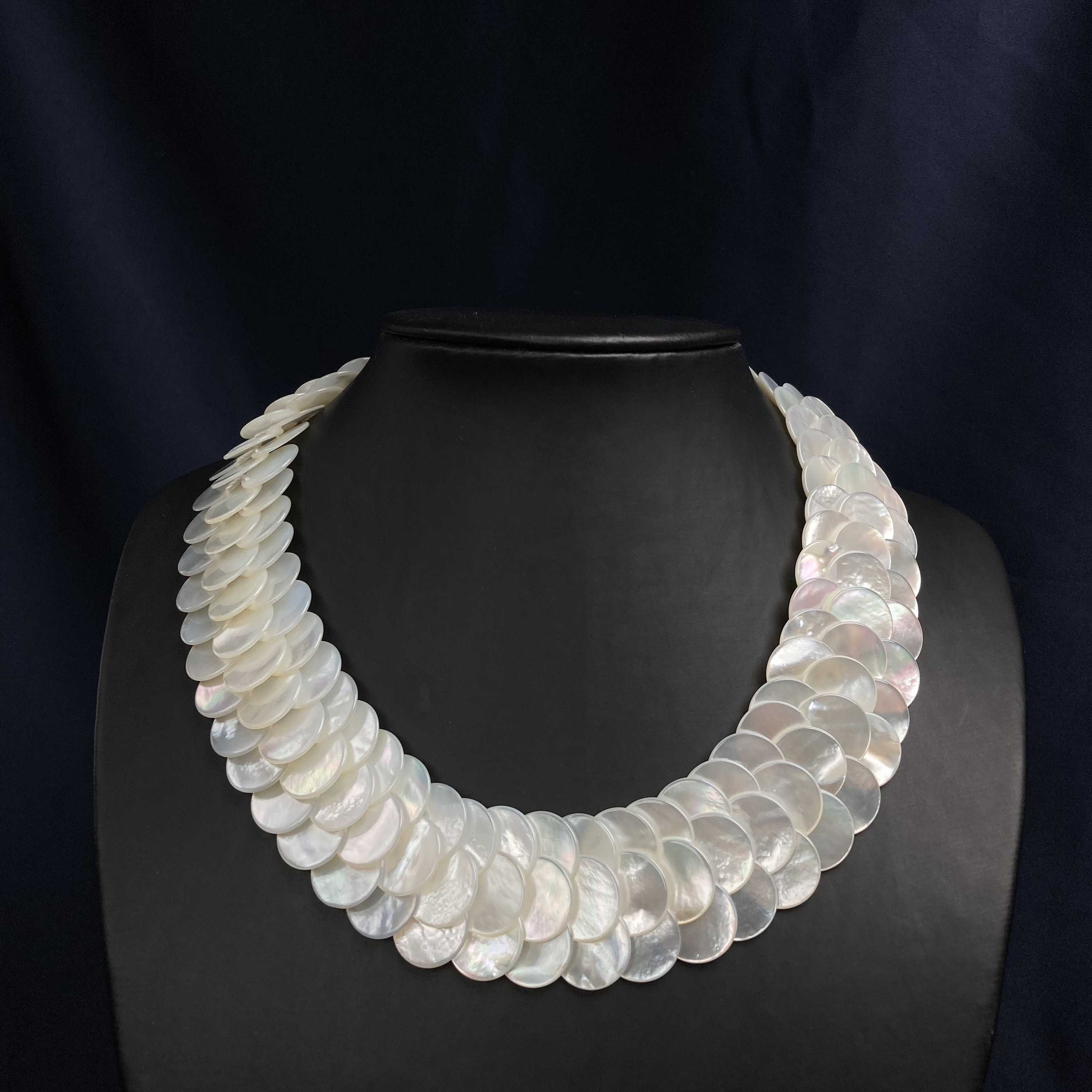 Mother of Pearl Flower Disc Necklace - Etsy display picture 2