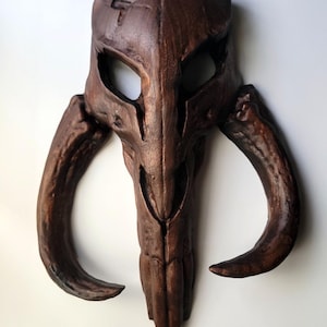 Handcrafted Solid Hardwood Mandalorian Mythosaur Skull Wall Art | Perfect Gift for Star Wars and Mando Fans