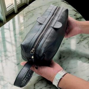 Personalisiertes Leder Dopp Kit, Kulturtasche aus Leder für Herren, Groomsmen Geschenk, Kulturtasche für Herren, Kosmetiktasche, Leder Reisetasche, Geschenk für ihn