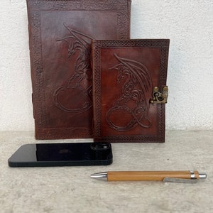 Image show dimension of customizable Vintage leather journal cover, Guestbook, Recipe book, Commonplace book, gift college or school students graduates, sketch artist, painter which is versatile multi user friendly and convenient to carry.