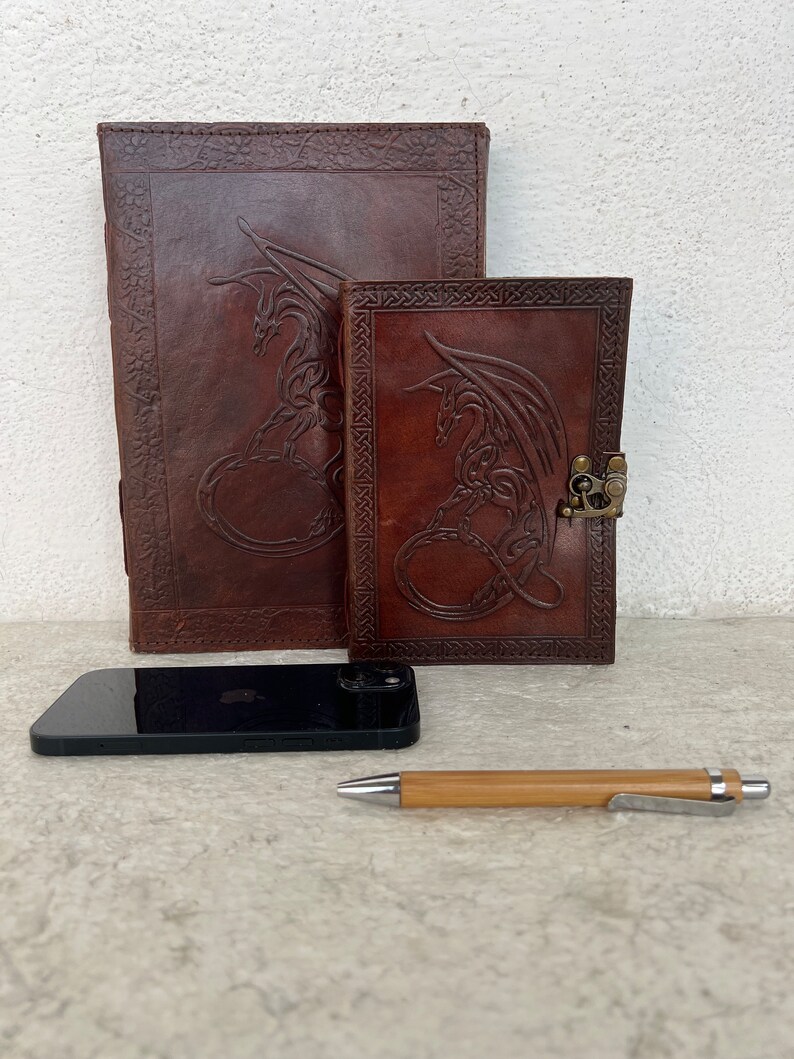 Image show dimension of customizable Vintage leather journal cover, Guestbook, Recipe book, Commonplace book, gift college or school students graduates, sketch artist, painter which is versatile multi user friendly and convenient to carry.
