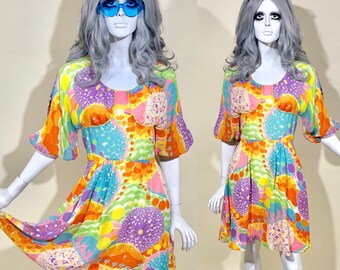 Vintage 1960s 70s Billowy Bright Cosmic Psychedelic Mini Dress / The Fool Acid Psych / Folk Sleeves / Japanese Florals / 30s 40s Bohemian
