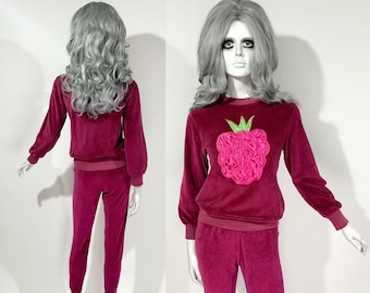 Vtg 1970s 80s Velour Lounge set // Pop Art RASPBERRY Appliqué // GOLDEN GIRLS Tracksuit // Leisure suit // D.I.S.C.O // Glam Rock // Unisex