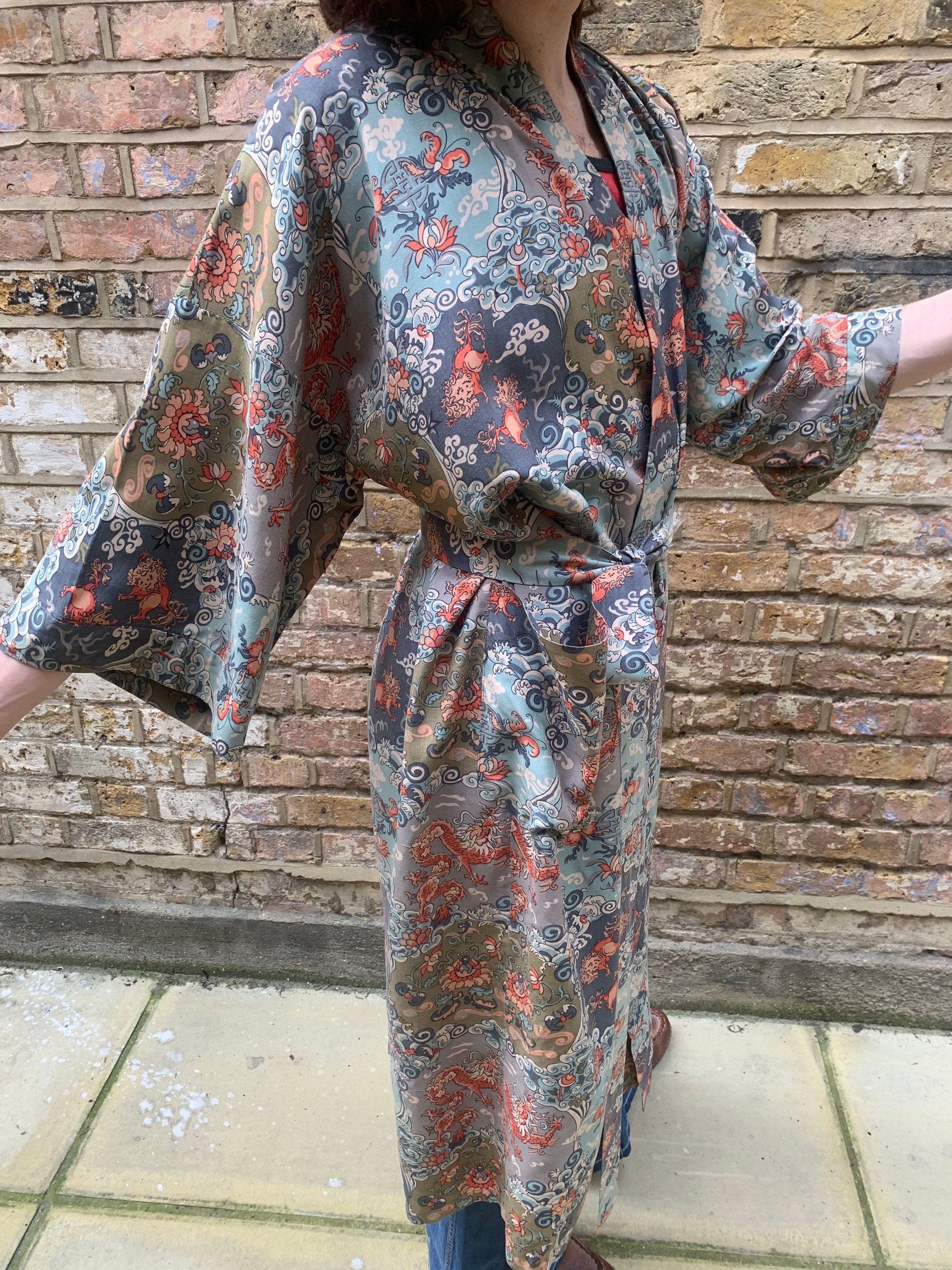 Vintage 1960s LIBERTY of London silk robe / DOG & DRAGON / | Etsy