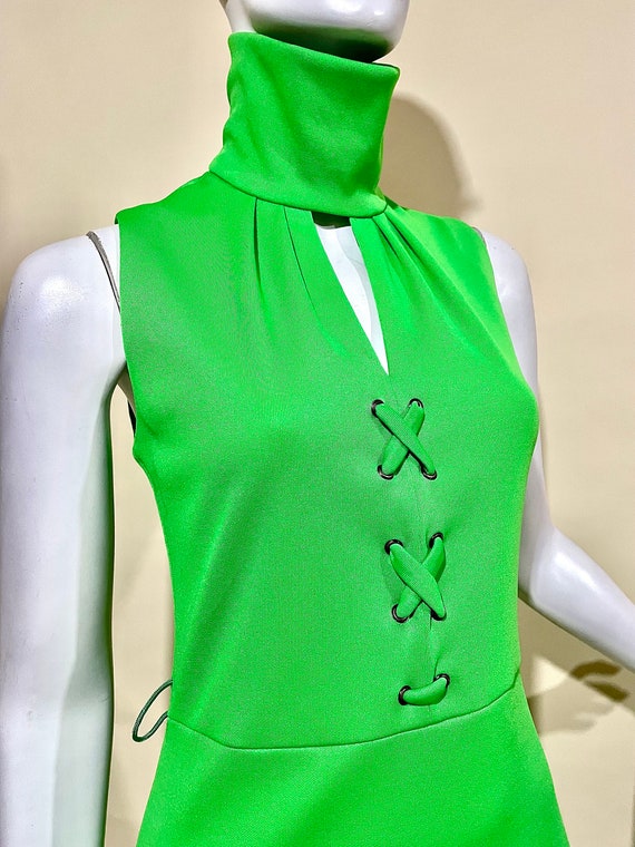 Vintage 1970s Vivid Green Go-Go Mini Dress / Mod … - image 3
