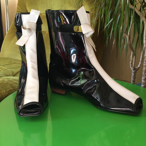 Vintage 1960s cutout vinyl Mod mono boots ‘Career